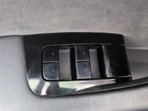 Used 2020 Tesla Model Y Long Range AWD/4WD image 17