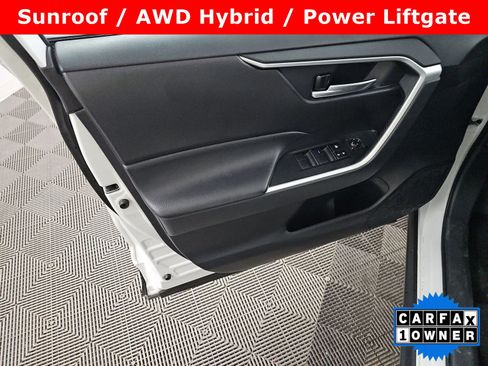 Used 2020 Toyota RAV4 XLE w/ Convenience Package AWD/4WD image 9