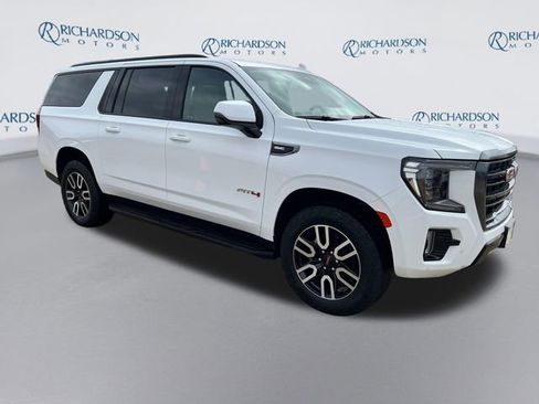 Used 2023 GMC Yukon XL AT4 w/ Technology Package image 7