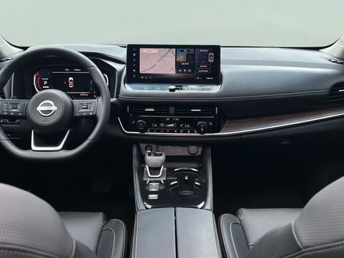 Used 2024 Nissan Rogue Platinum w/ Platinum Premium Package FWD image 14