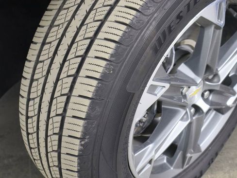 Used 2023 Chevrolet Blazer LT image 38