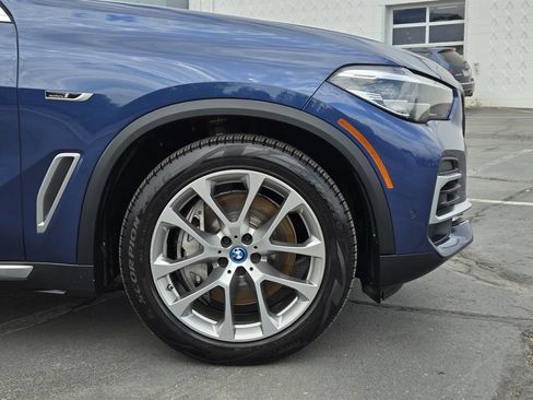 Used 2022 BMW X5 xDrive45e w/ Premium Package AWD/4WD image 9