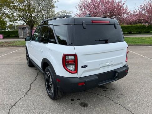 Used 2025 Ford Bronco Sport Outer Banks AWD/4WD image 8