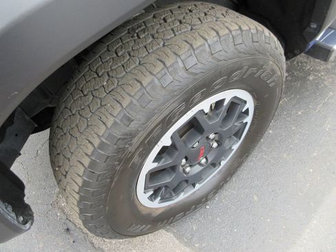 Used 2024 Toyota Tacoma TRD Off-Road AWD/4WD image 15