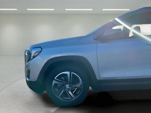 Used 2020 GMC Terrain SLT image 25