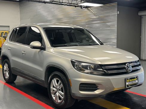 Used 2014 Volkswagen Tiguan S image 7