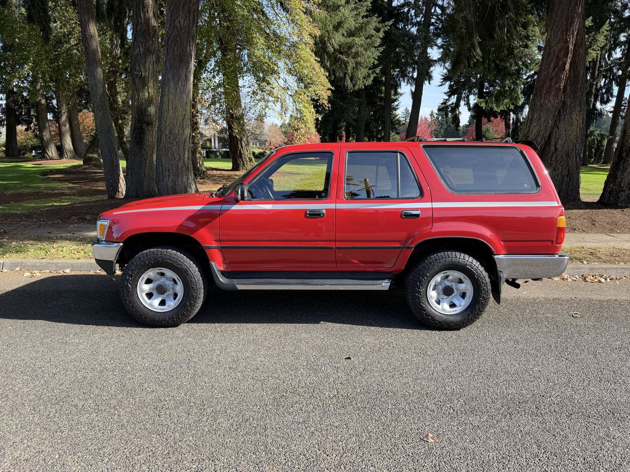 Used 1990 Toyota 4Runner SR5 AWD/4WD image 2