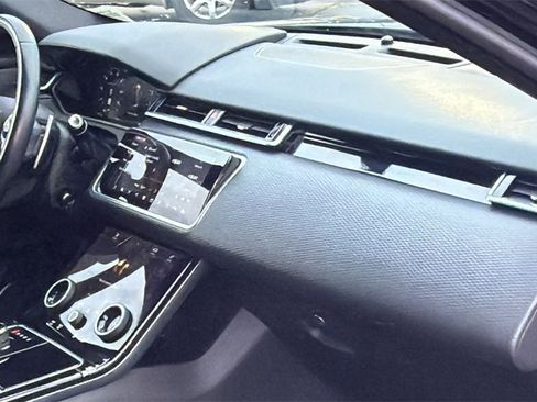 Used 2020 Land Rover Range Rover Velar R-Dynamic S image 32