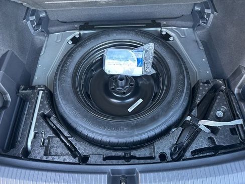 Used 2022 Volkswagen Tiguan S image 43