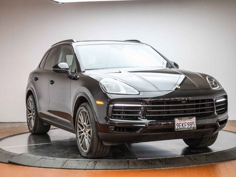 Certified 2023 Porsche Cayenne Platinum Edition image 14