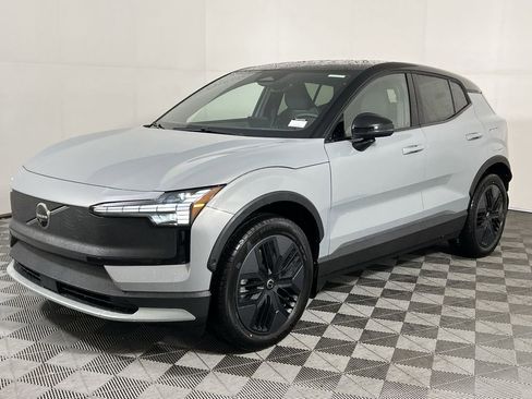 New 2026 Volvo EX30 Cross Country Ultra w/ Protection Package Premier AWD/4WD image 4