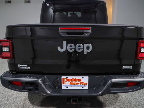 Used 2021 Jeep Gladiator Overland w/ Popular Equipment Package image 9