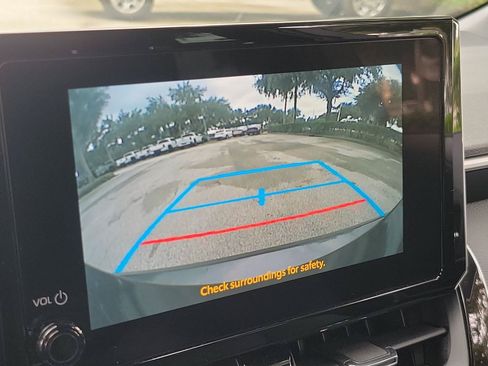 Used 2025 Toyota Corolla SE FWD image 25