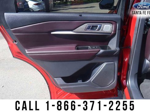 Used 2025 Ford Explorer Platinum image 13
