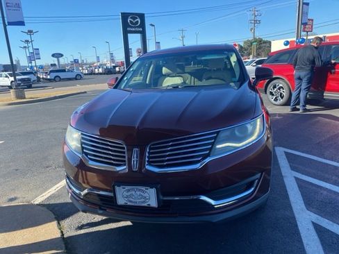 Used 2016 Lincoln MKX Select w/ Climate Package image 2