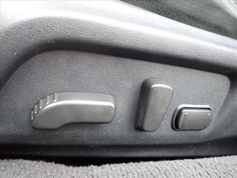 Used 2017 Subaru Outback 2.5i Premium image 12