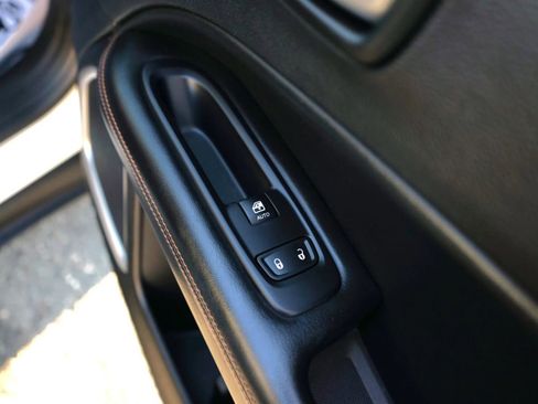 Used 2018 Jeep Compass Limited w/ Navigation Group image 31