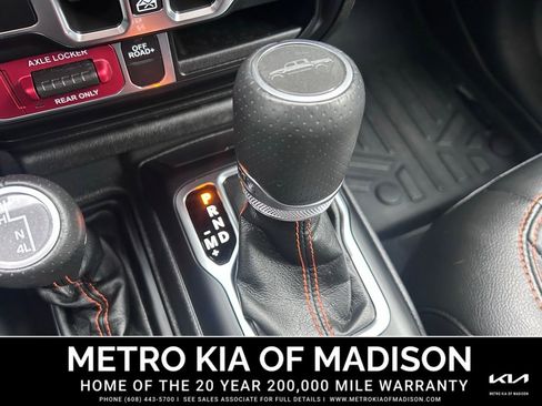 Used 2023 Jeep Gladiator Mojave w/ Cold Weather Group image 22
