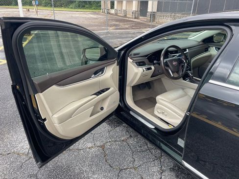 Used 2013 Cadillac XTS FWD image 13