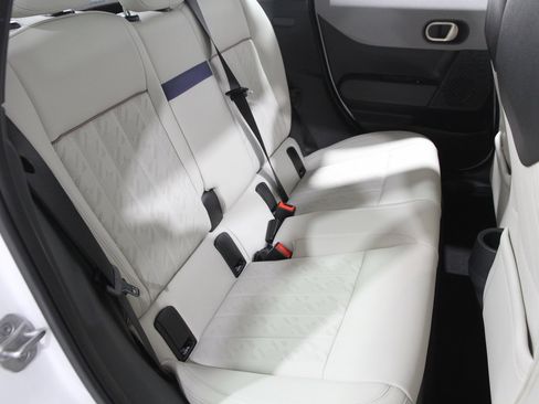 Certified 2025 MINI Cooper 4-Door Hardtop image 18