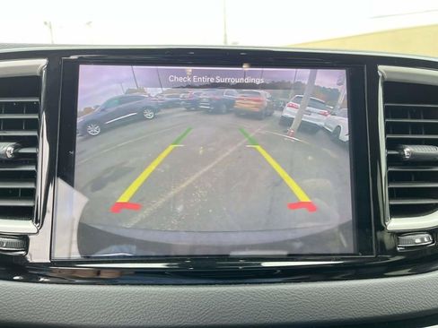 Used 2022 Chrysler Pacifica Touring-L image 20