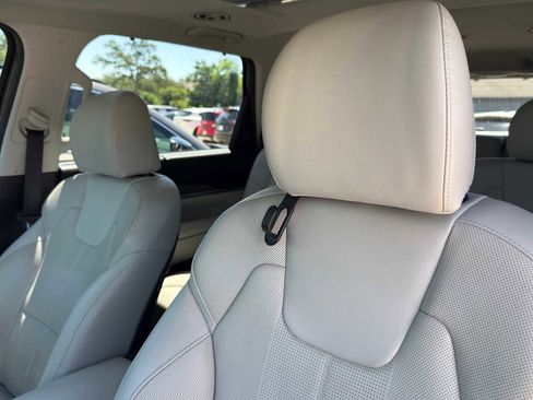 Certified 2022 Kia Telluride EX w/ EX Premium Package FWD image 10