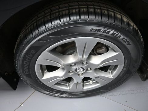 Certified 2019 Toyota Sienna SE w/ SE Preferred Package AWD/4WD image 15
