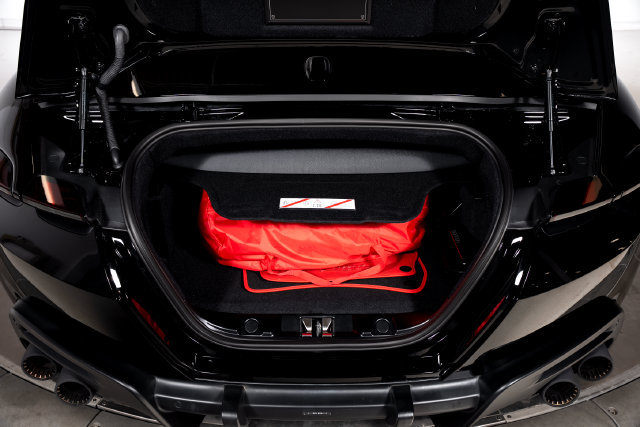 Certified 2025 Ferrari Roma Spider RWD image 9