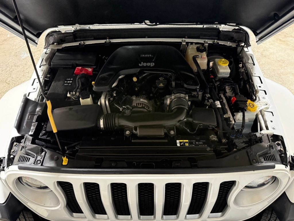 Used 2019 Jeep Wrangler Unlimited Sahara w/ Uconnect 4C Nav & Sound Group AWD/4WD image 30