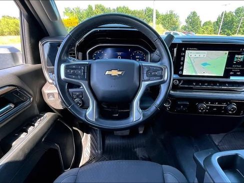 Used 2024 Chevrolet Silverado 2500 LT AWD/4WD image 9