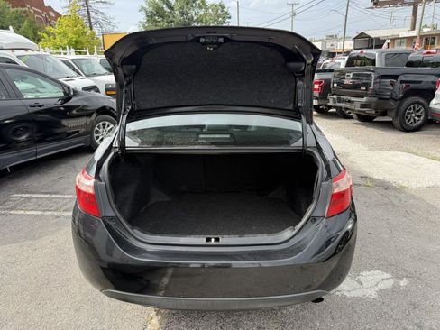 Used 2017 Toyota Corolla L FWD image 16