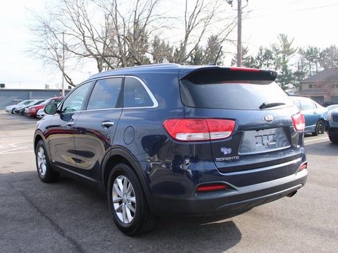 Used 2016 Kia Sorento LX image 39