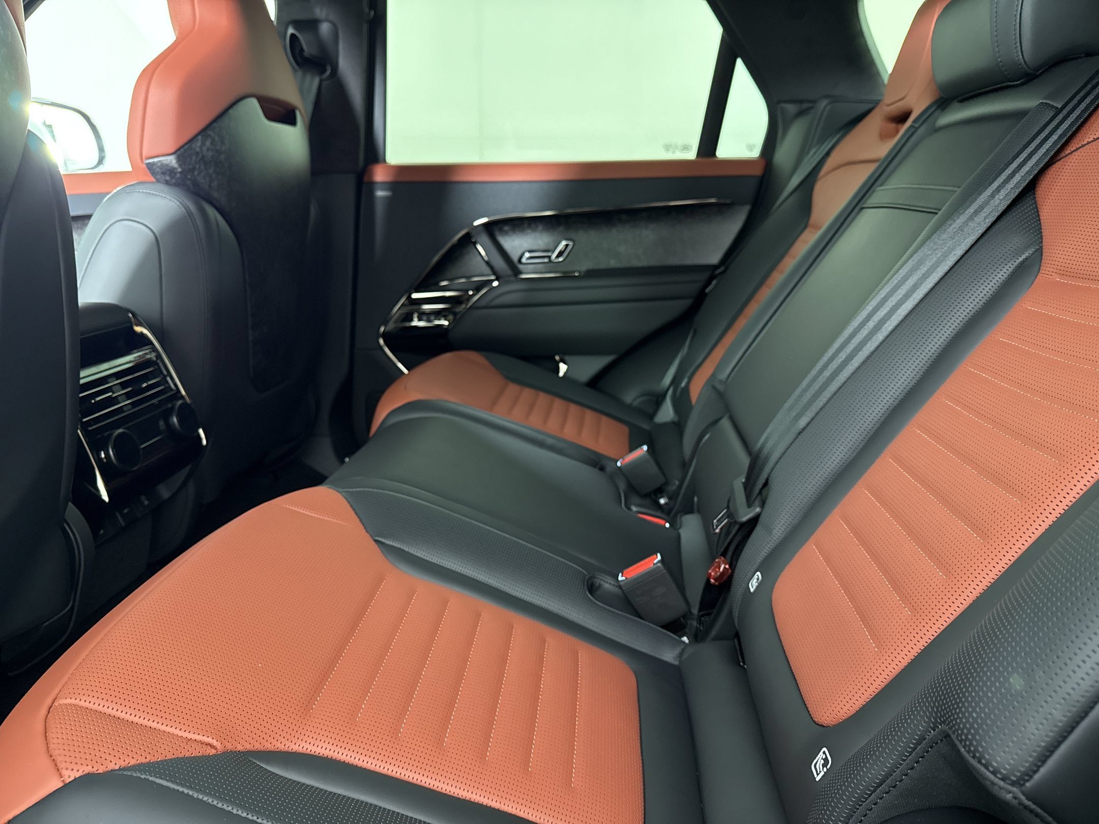 New 2026 Land Rover Range Rover Sport SV Carbon AWD/4WD image 22