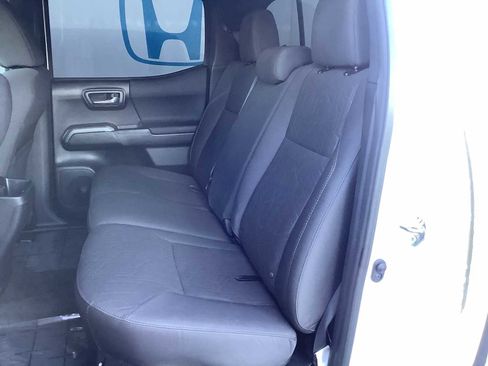 Used 2016 Toyota Tacoma TRD Off-Road image 13