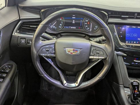 Used 2020 Cadillac XT6 Premium Luxury image 24