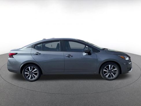 Used 2025 Nissan Versa SV image 16