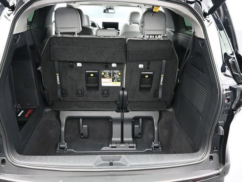 Certified 2025 Toyota Sienna XLE image 36