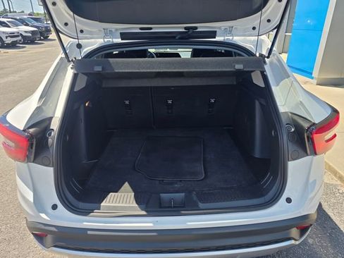 Used 2024 Chevrolet Trax LT FWD image 30