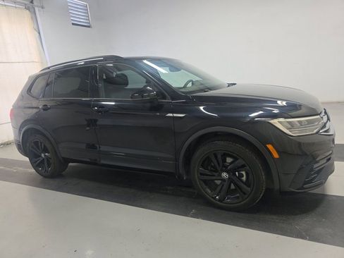 Used 2023 Volkswagen Tiguan SE R-Line FWD image 2