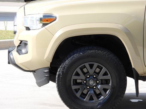 Used 2020 Toyota Tacoma SR5 w/ Technology Package AWD/4WD image 29
