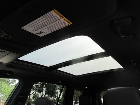 New 2025 Cadillac XT6 Luxury image 24