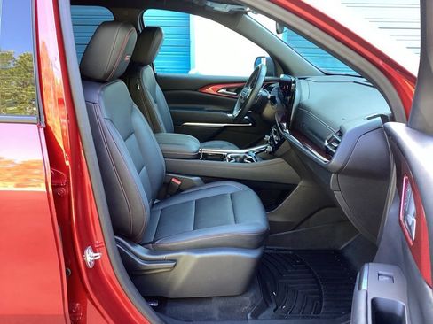 Used 2024 Chevrolet Traverse Z71 AWD/4WD image 34