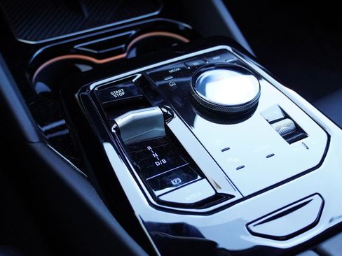 Used 2024 BMW i5 eDrive40i w/ M Sport Package image 31