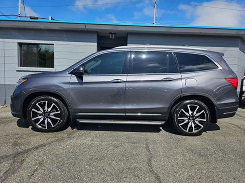 Used 2019 Honda Pilot Touring image 2