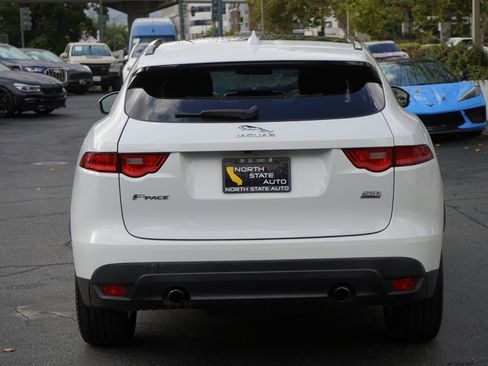 Used 2018 Jaguar F-PACE Premium image 9