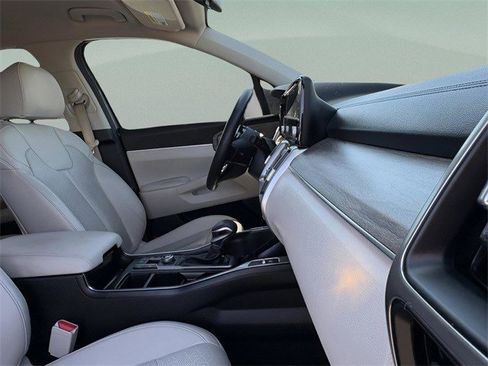 Used 2022 Kia Sorento EX image 34