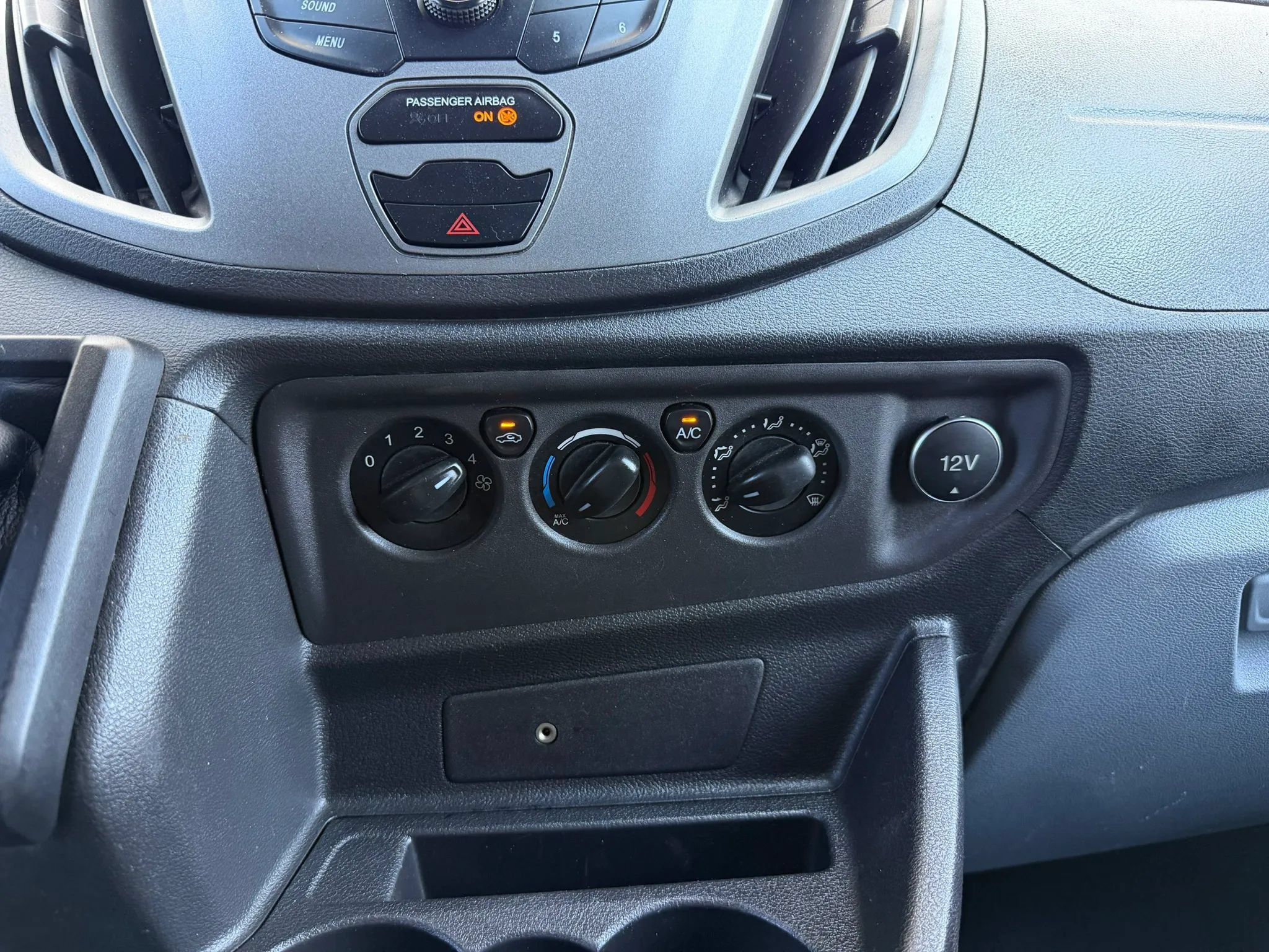 Used 2019 Ford Transit 150 130 Low Roof RWD image 18