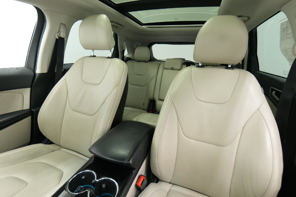 Used 2017 Ford Edge Titanium w/ Technology Package AWD/4WD image 15