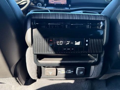 Used 2022 Jeep Wagoneer Series II image 29