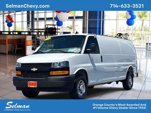 Used 2025 Chevrolet Express 2500 Extended w/ Driver Convenience Package RWD image 1